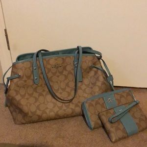 Purse with matching wallets